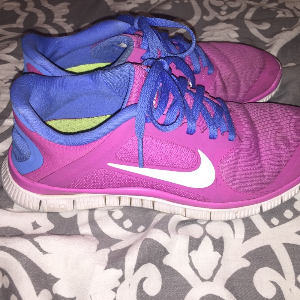 NIKE FREE RUNS 4.0 SIZE 6 - Picture 2 of 5